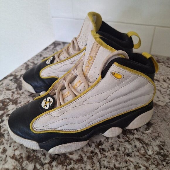 NIKE AIR JORDAN PRO‎ STRONG  White/Yellow (DC7909 107) Size 2Y - Picture 4 of 10